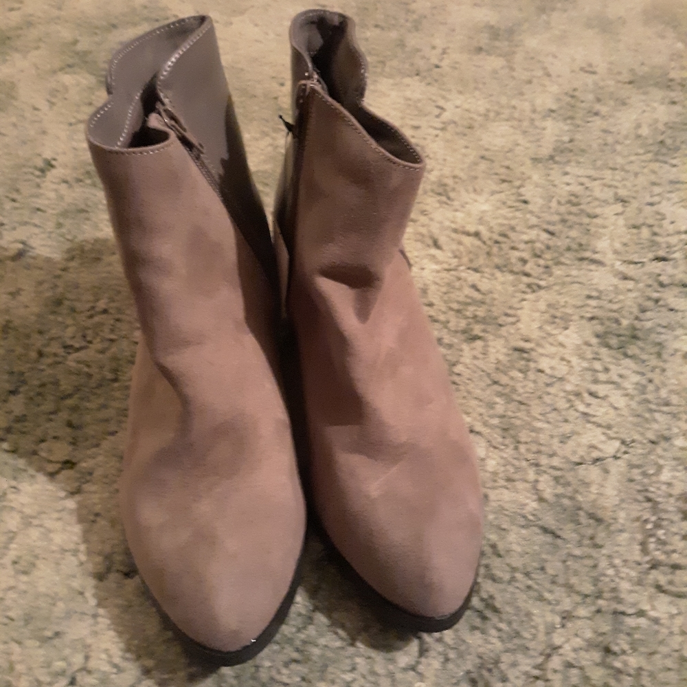 Women's grey boots